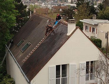 Demoussage de couverture à Bourg La Reine dans les Hauts de Seine 92